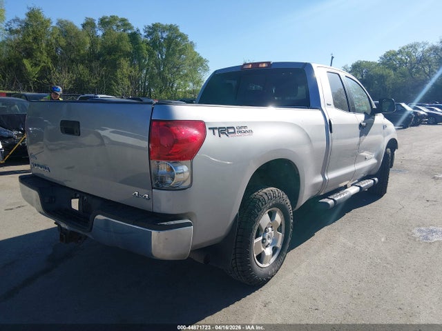 Toyota Tundra Sr5 5.7l V8