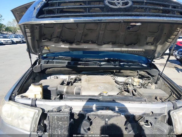 Toyota Tundra Sr5 5.7l V8