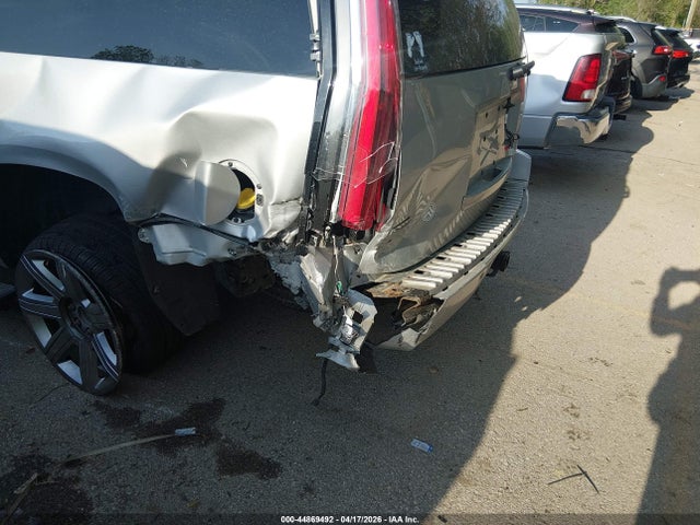 Cadillac Escalade Premium