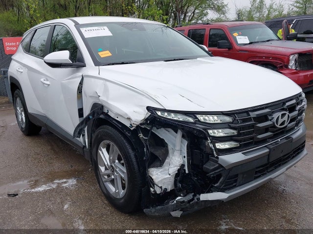 Salvage Hyundai TUCSON Image