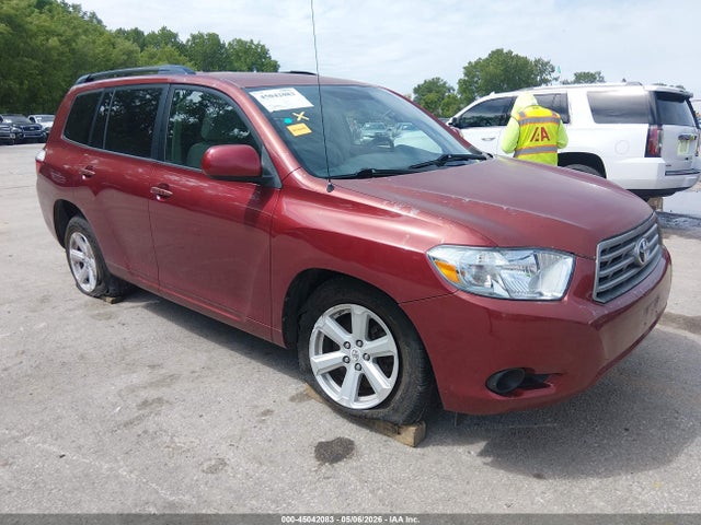 Salvage Toyota Highlander Image