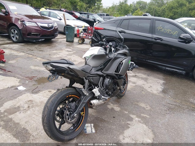 Kawasaki Ex650 P