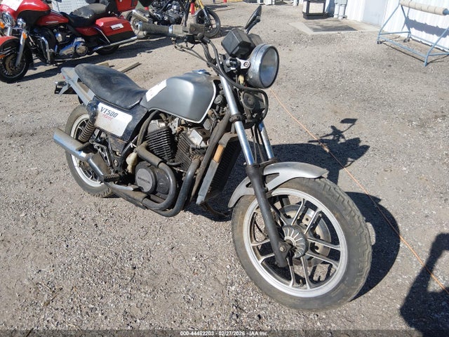 Salvage Honda Vt500 Image