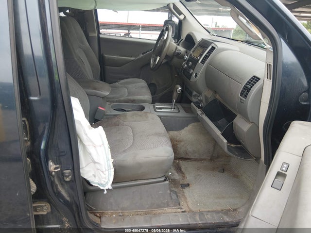 Nissan Frontier Sv