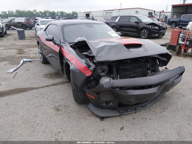 Salvage Dodge Challenger Image