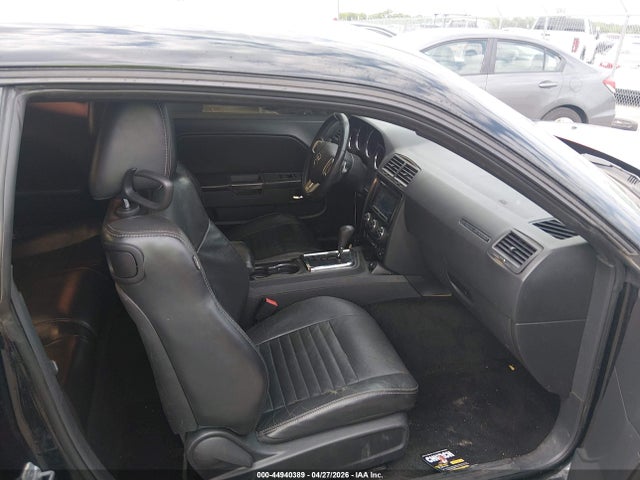 Dodge Challenger Sxt