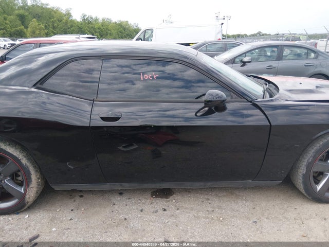 Dodge Challenger Sxt