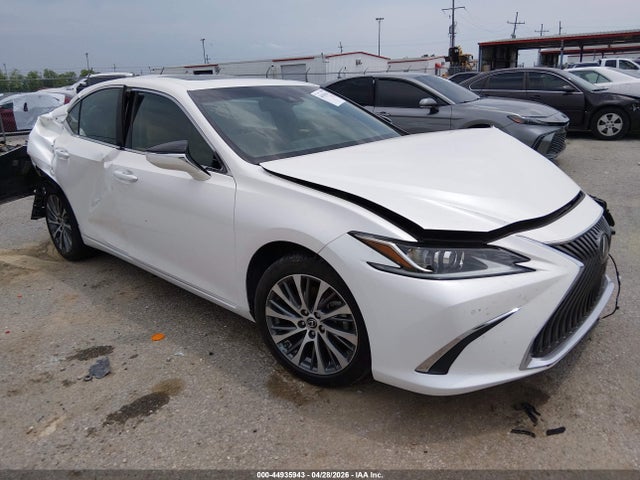 Salvage Lexus Es Image