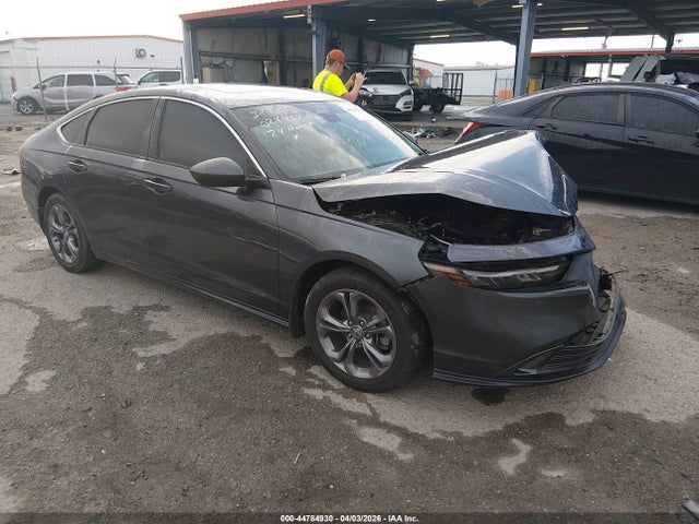 Salvage Honda Accord Image