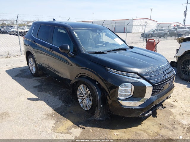 Salvage Mitsubishi Outlander Image