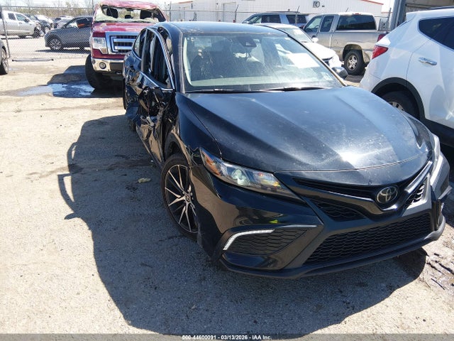 Salvage Toyota Camry Image