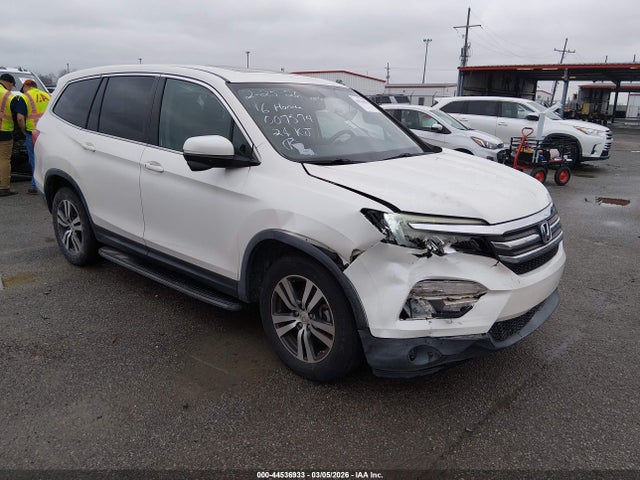 Salvage Honda Pilot Image