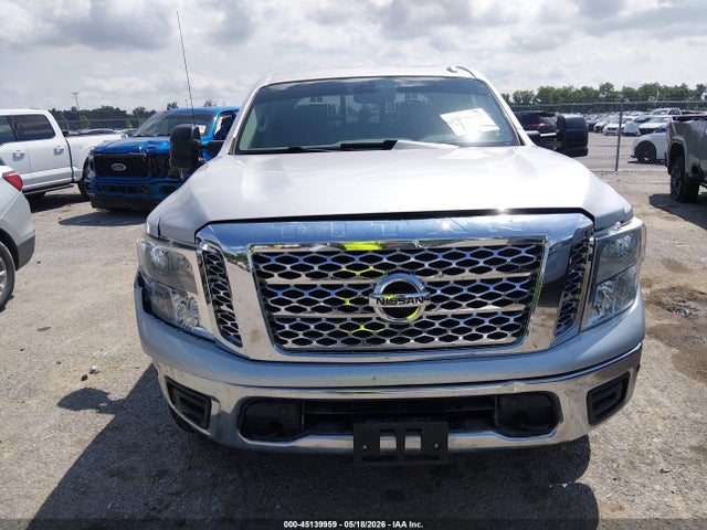 Nissan Titan Sv
