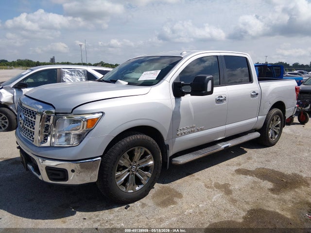 Nissan Titan Sv