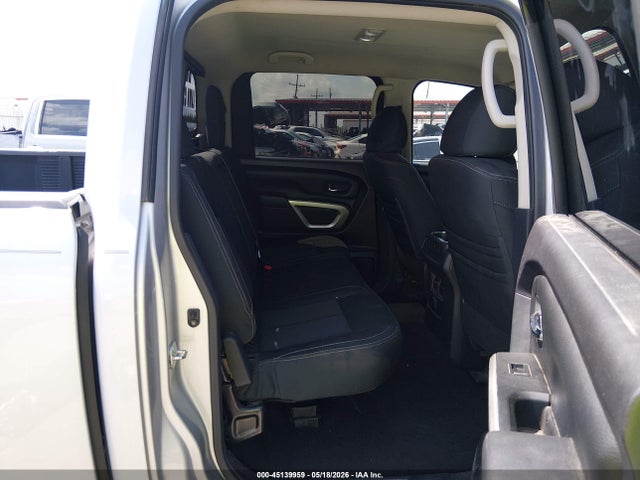 Nissan Titan Sv