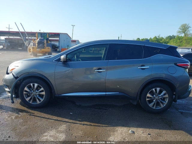 Nissan Murano S