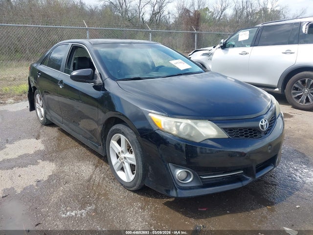 Salvage Toyota Camry Image