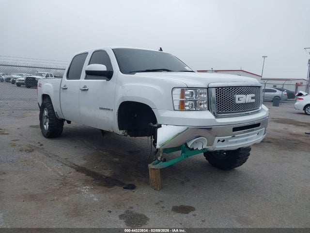 Salvage GMC Sierra 1500 Image