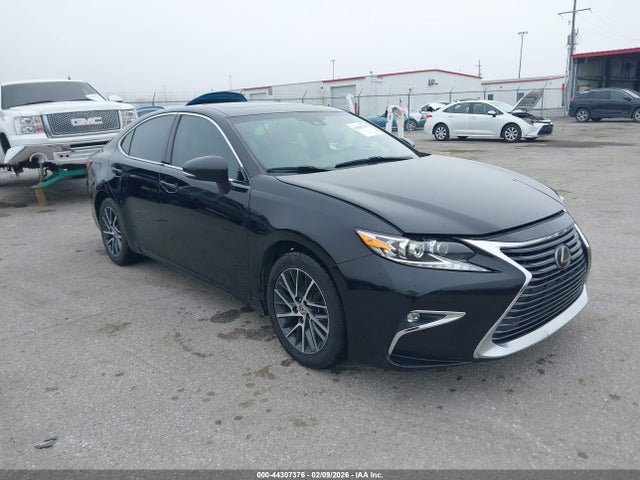 Salvage Lexus Es Image