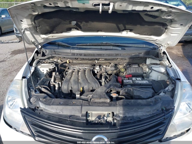 Nissan Versa 1.8 S