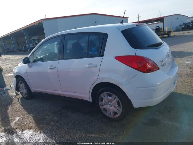 Nissan Versa 1.8 S