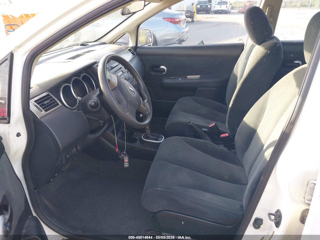 Nissan Versa 1.8 S