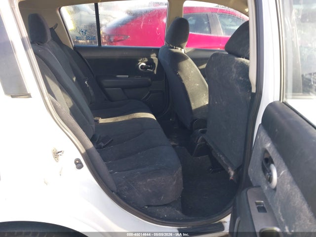 Nissan Versa 1.8 S