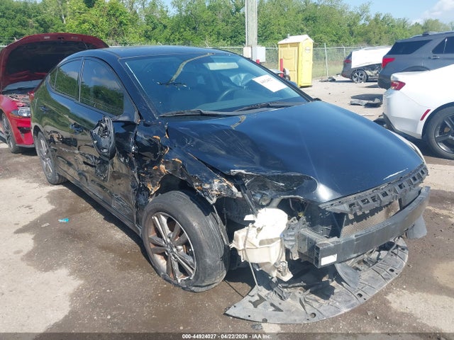Salvage Hyundai ELANTRA Image