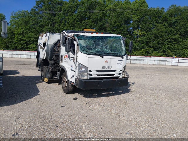 Salvage Isuzu Npr Image