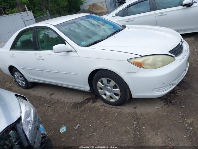 Salvage Toyota Camry Image