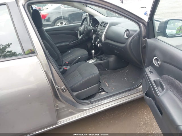 Nissan Versa 1.6 Sv