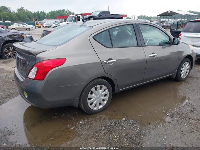 Nissan Versa 1.6 Sv