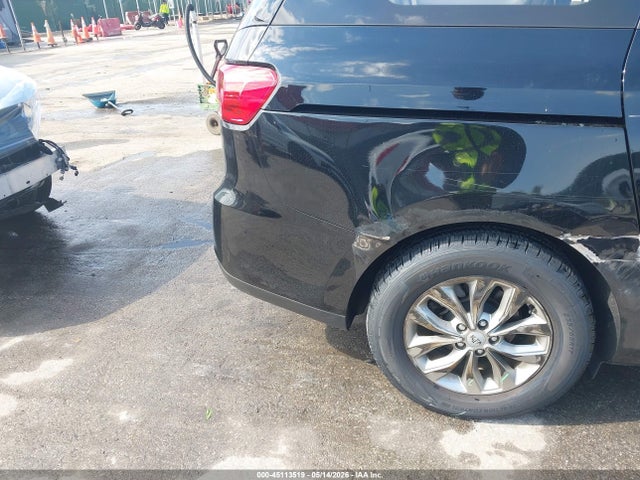 Kia Sedona L