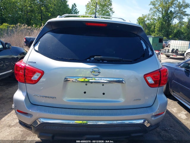 Nissan Pathfinder S