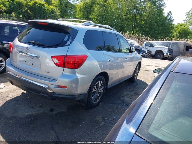 Nissan Pathfinder S