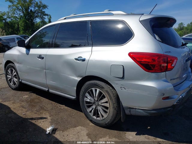 Nissan Pathfinder S