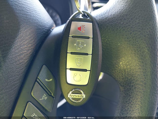 Nissan Pathfinder S