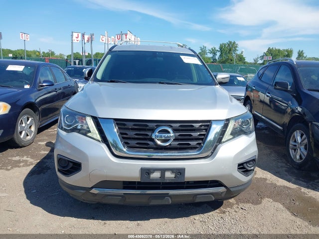 Nissan Pathfinder S
