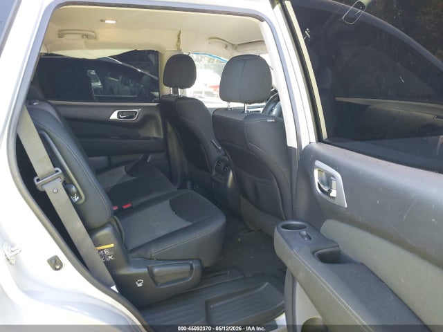 Nissan Pathfinder S