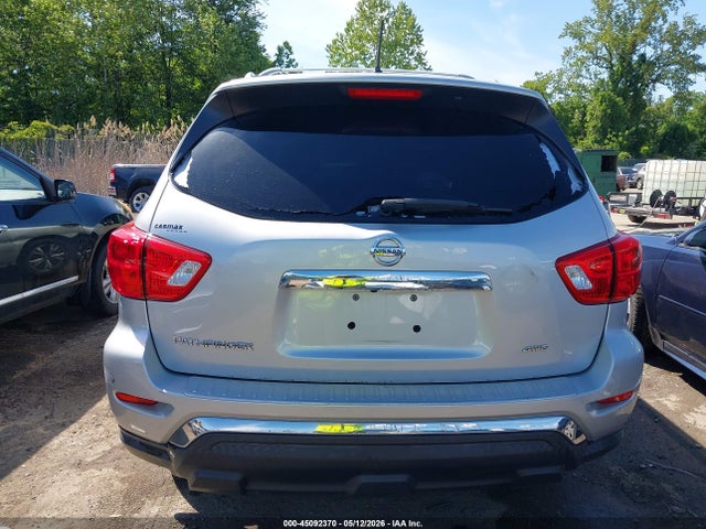 Nissan Pathfinder S