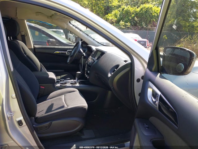 Nissan Pathfinder S