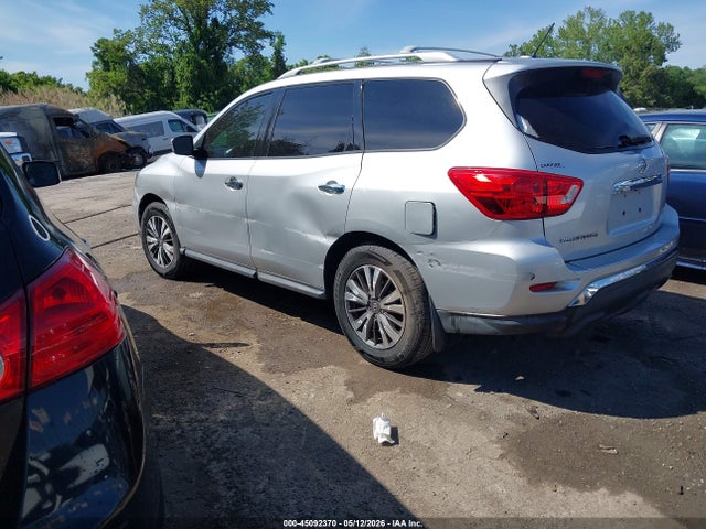 Nissan Pathfinder S