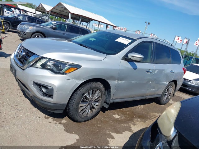 Nissan Pathfinder S