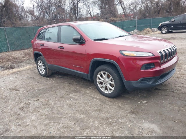 Salvage Jeep Cherokee Image