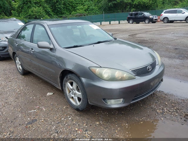Salvage Toyota Camry Image