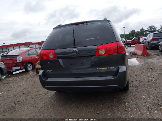 Toyota Sienna Xle