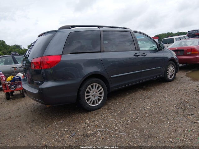 Toyota Sienna Xle