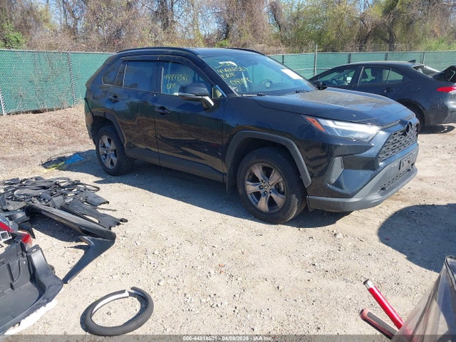 Salvage Toyota RAV4 Image