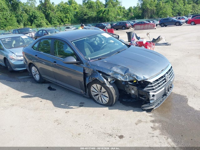 Salvage Volkswagen Jetta Image
