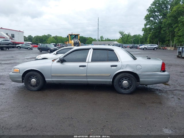 Ford Crown Victoria